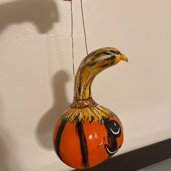 Handpainted Halloween GOURD Jack o
Lantern Scarecrow Pumpkin Signed - Picture 6 of 11